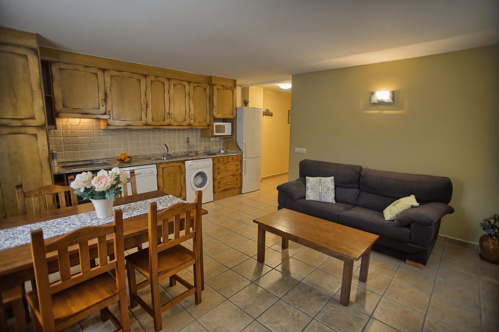 Apartamentos Casa Riu Sahun Bilik gambar